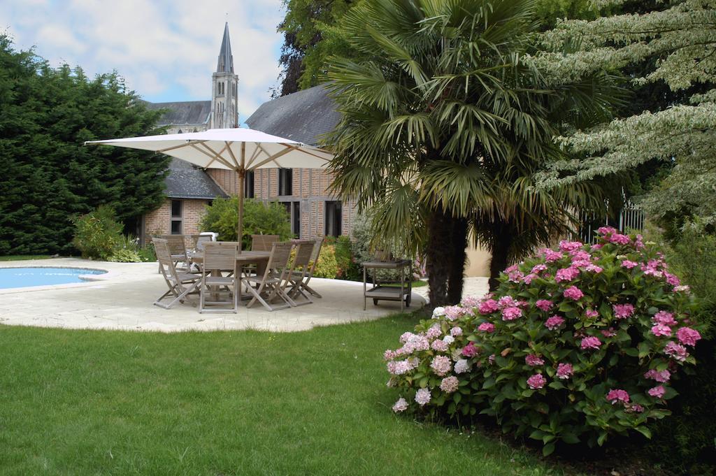 La Demeure De L'Ile Bed & Breakfast Craon  Exterior photo