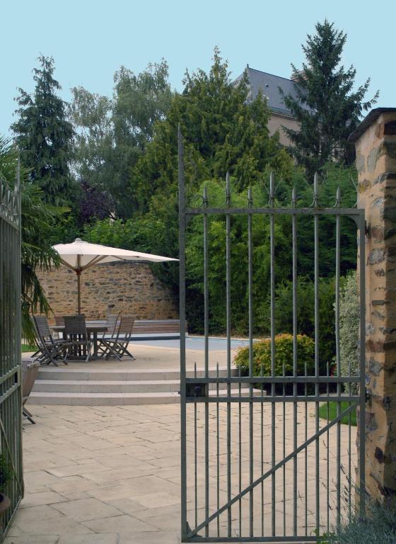 La Demeure De L'Ile Bed & Breakfast Craon  Exterior photo