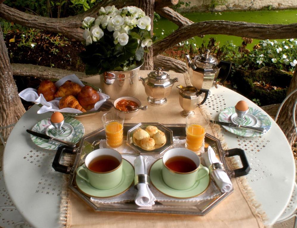 La Demeure De L'Ile Bed & Breakfast Craon  Exterior photo